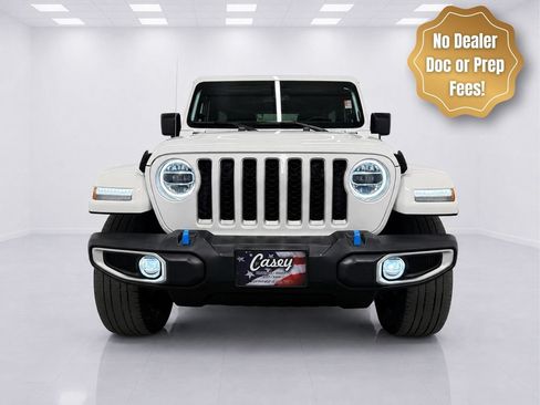 Used 2022 Jeep Wrangler Unlimited Sahara w/ Cold Weather Group AWD/4WD image 2