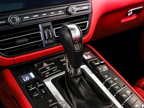 Used 2021 Porsche Macan GTS AWD/4WD image 30