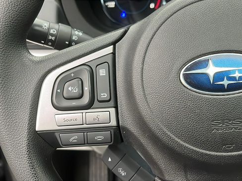 Used 2017 Subaru Forester 2.5i Premium image 16