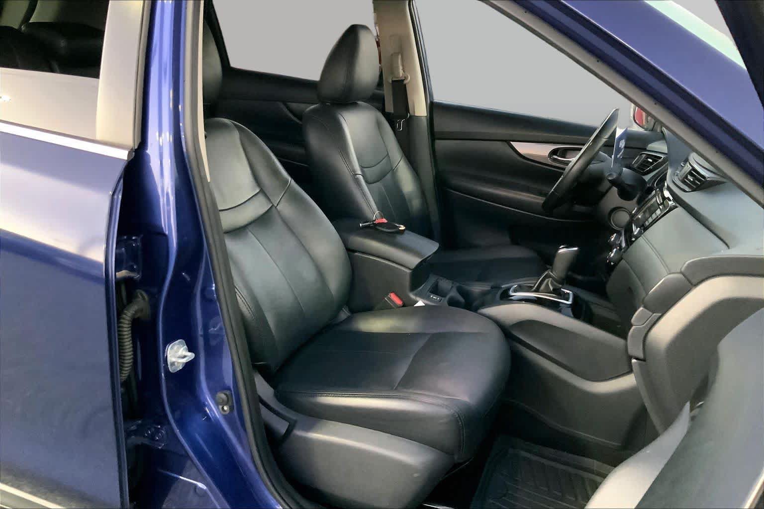 Used 2018 Nissan Rogue SV FWD image 9