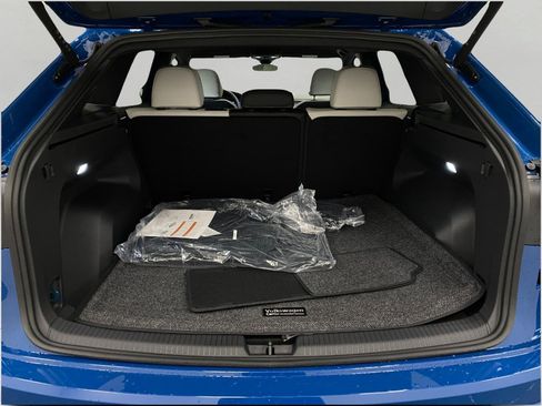 New 2026 Volkswagen Atlas Cross Sport SEL Premium R-Line image 6