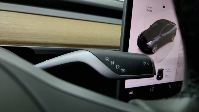 Used 2024 Tesla Model Y 2WD image 57