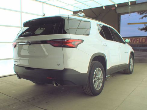 Used 2022 Chevrolet Traverse LT image 6