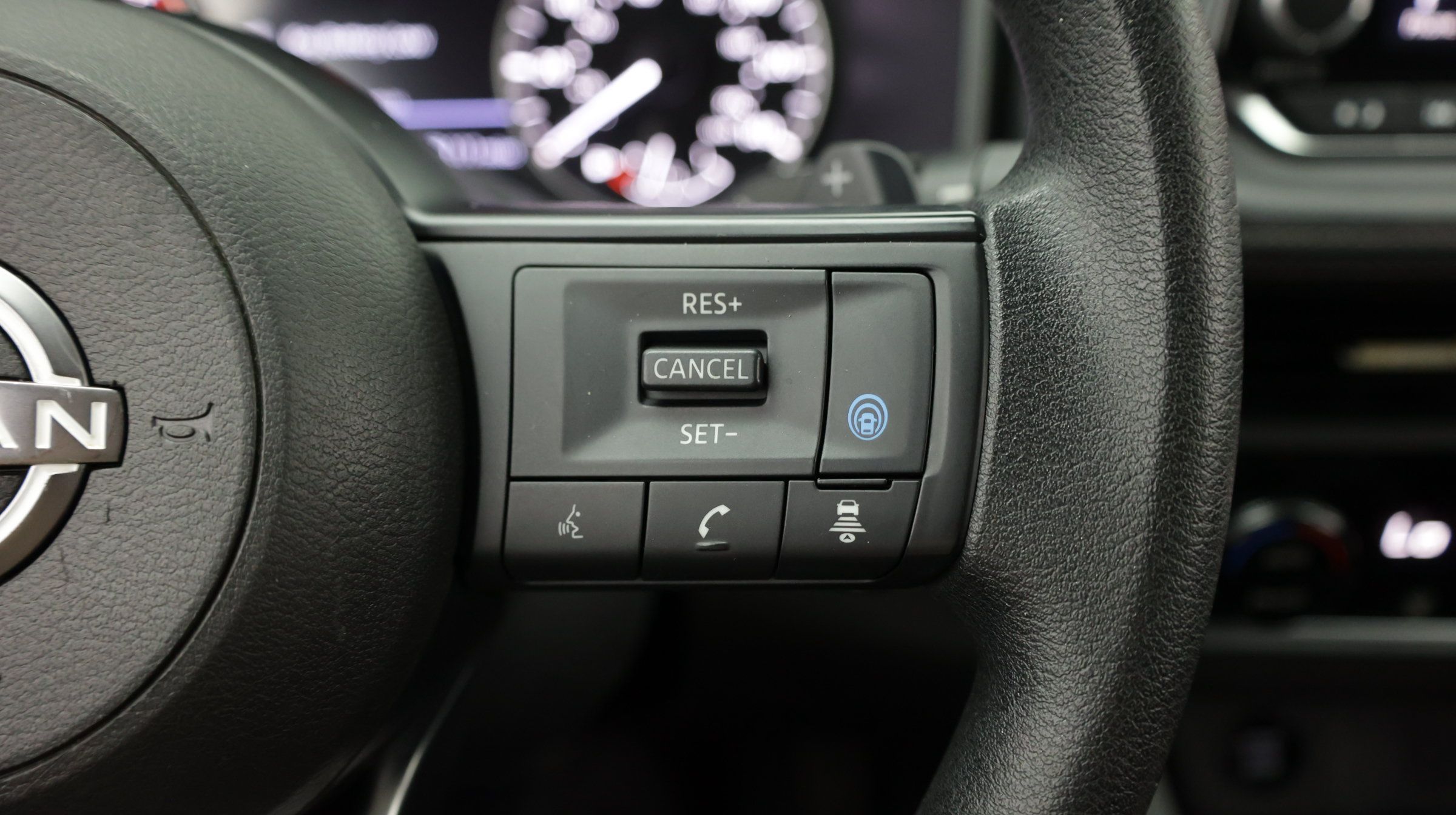 Used 2024 Nissan Rogue SV AWD/4WD image 25