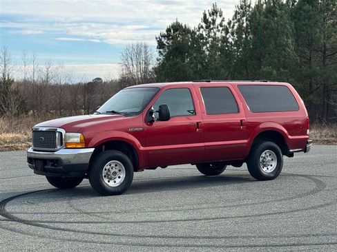 Used 2000 Ford Excursion XLT image 2