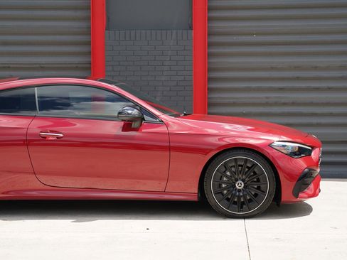 Used 2024 Mercedes-Benz CLE 300 4MATIC Coupe image 3