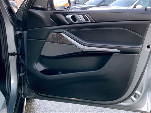 Certified 2024 BMW X5 xDrive40i w/ Premium Package image 23