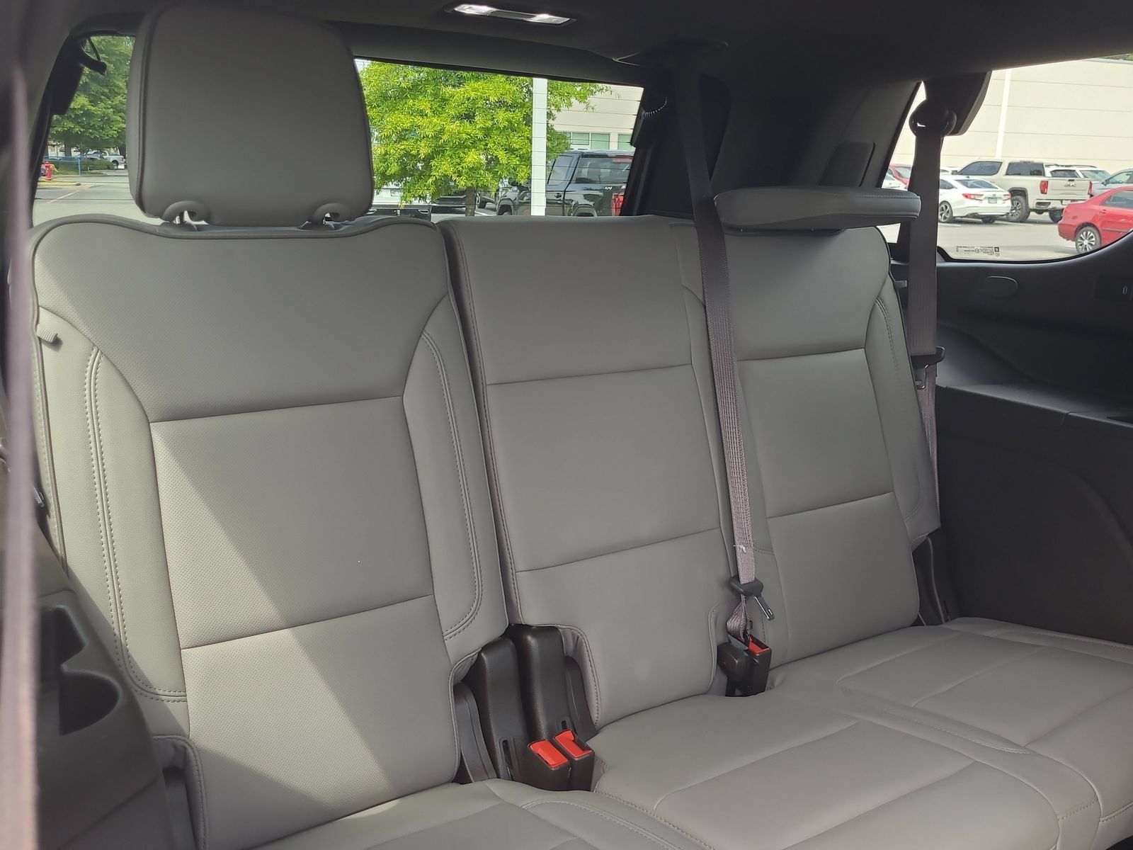 Used 2022 GMC Yukon SLT w/ SLT Premium Package AWD/4WD image 18
