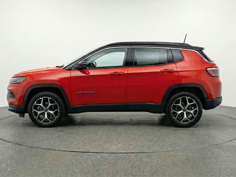 Used 2025 Jeep Compass Limited AWD/4WD image 5