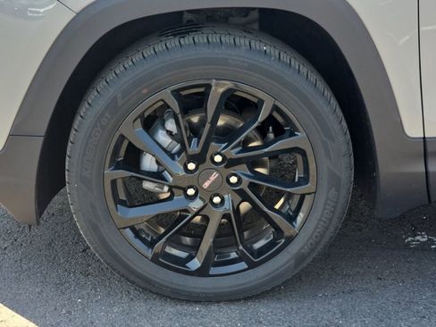 Certified 2023 GMC Terrain SLT w/ Tech Package FWD image 34