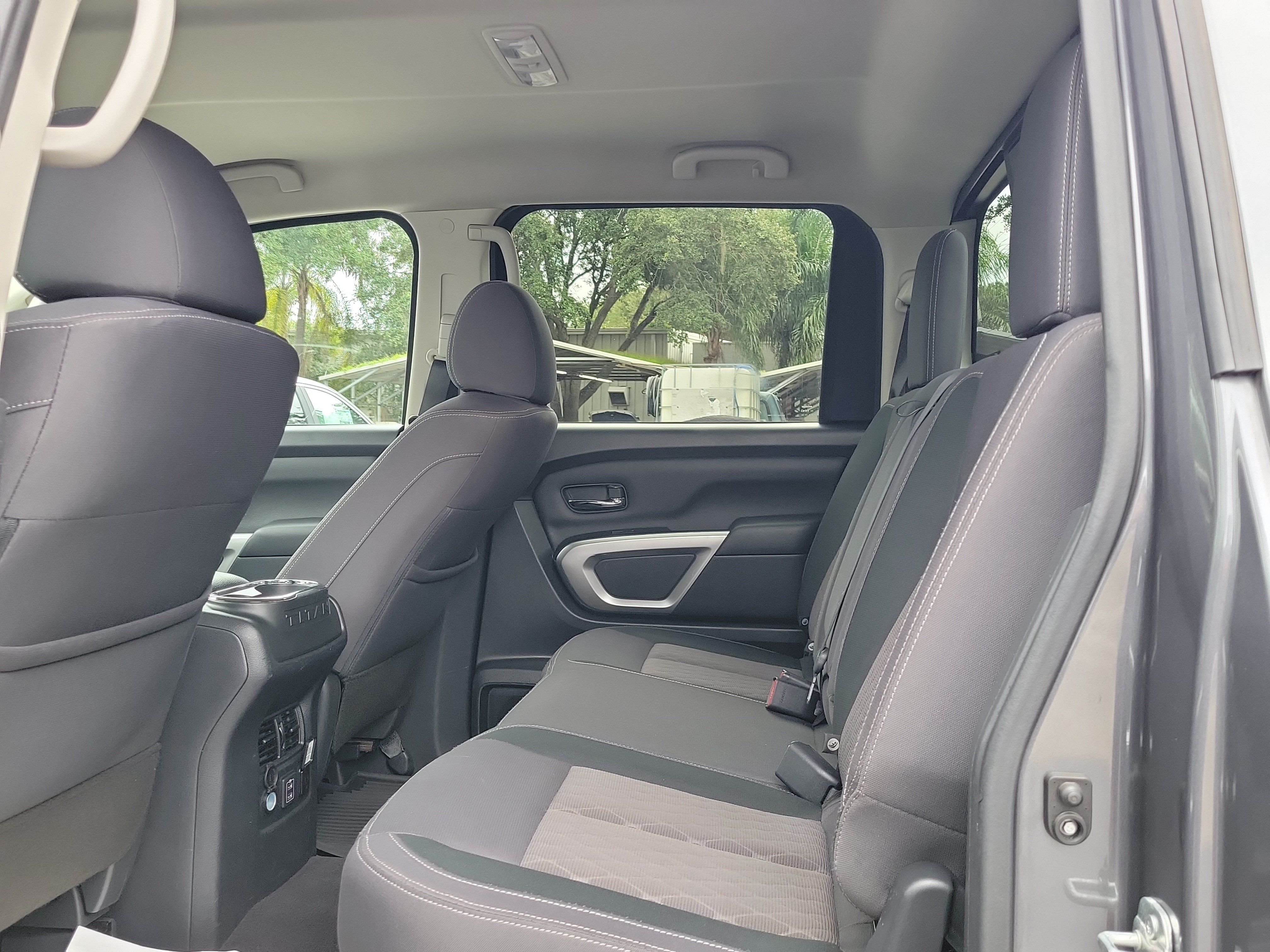 Used 2023 Nissan Titan SV w/ SV Convenience Package RWD image 12