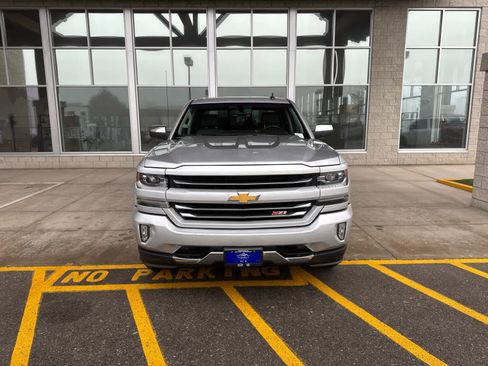 Used 2018 Chevrolet Silverado 1500 LTZ Z71 image 2
