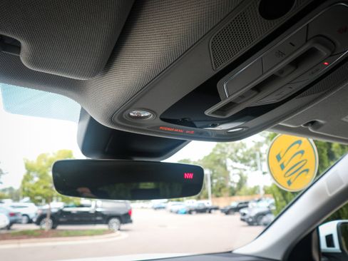 Used 2022 Audi Q8 Premium Plus image 26