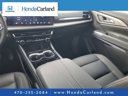 Used 2025 Chevrolet Traverse LT w/ Midnight/Sport Edition image 28