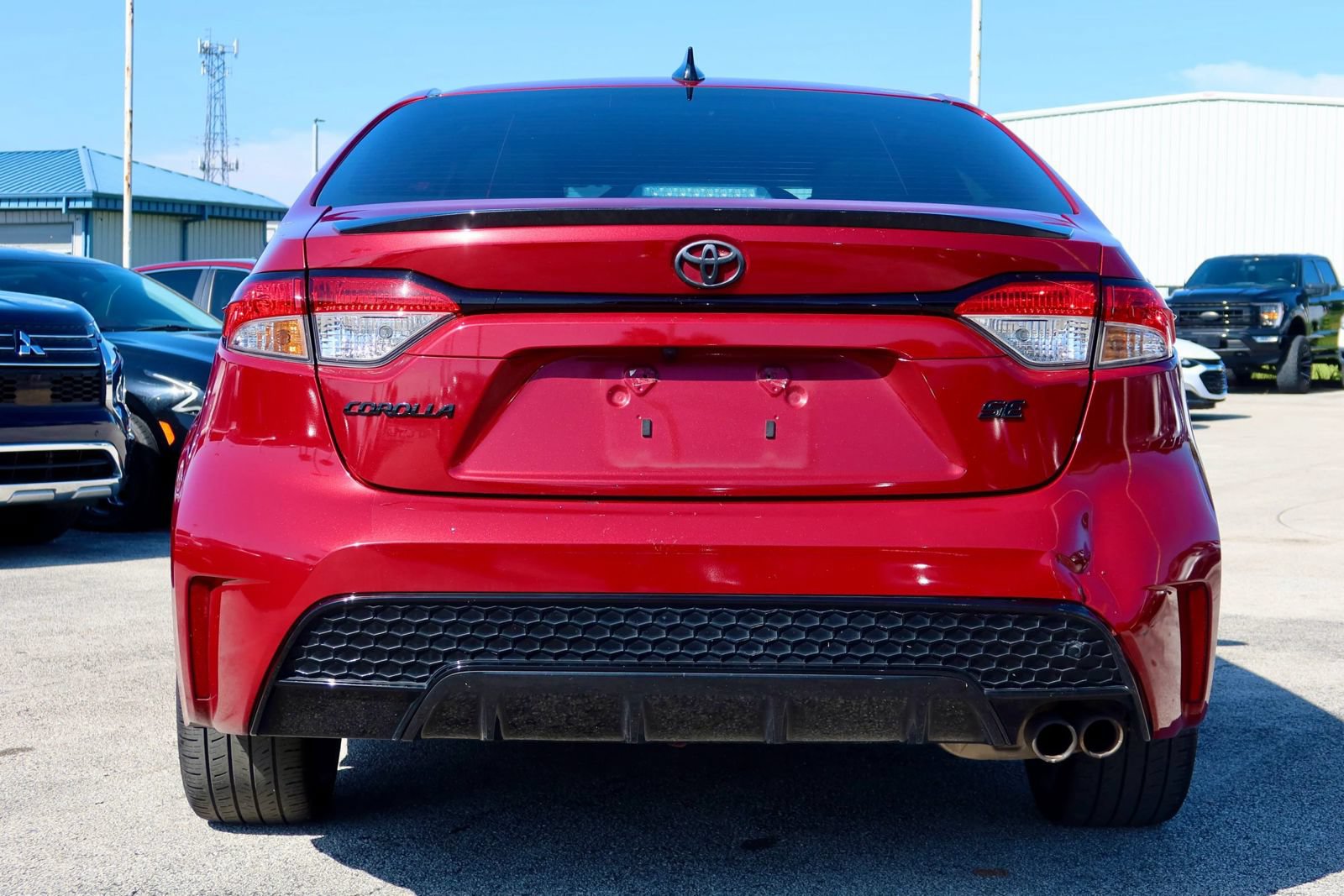 Used 2022 Toyota Corolla SE FWD image 6