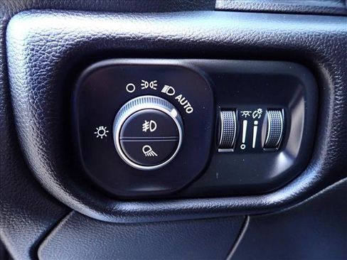 Used 2025 RAM 3500 Laramie AWD/4WD image 14