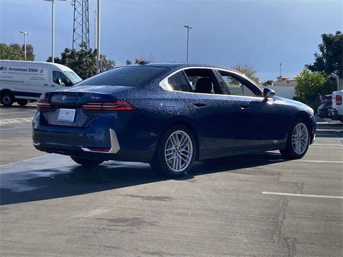 Certified 2025 BMW 530i image 7