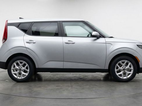 Used 2025 Kia Soul LX w/ LX Technology Package image 11