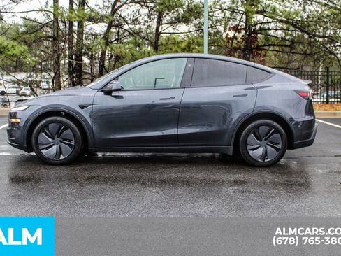 Used 2026 Tesla Model Y Long Range image 7