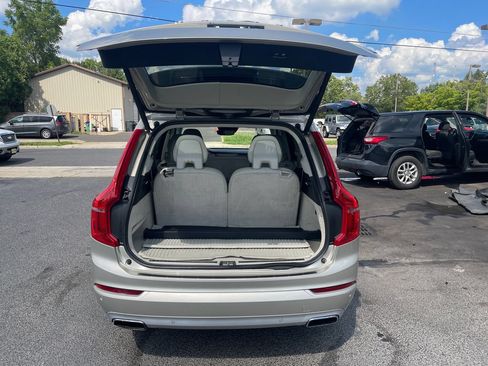 Used 2016 Volvo XC90 T6 Momentum w/ Momentum Plus Package AWD/4WD image 16