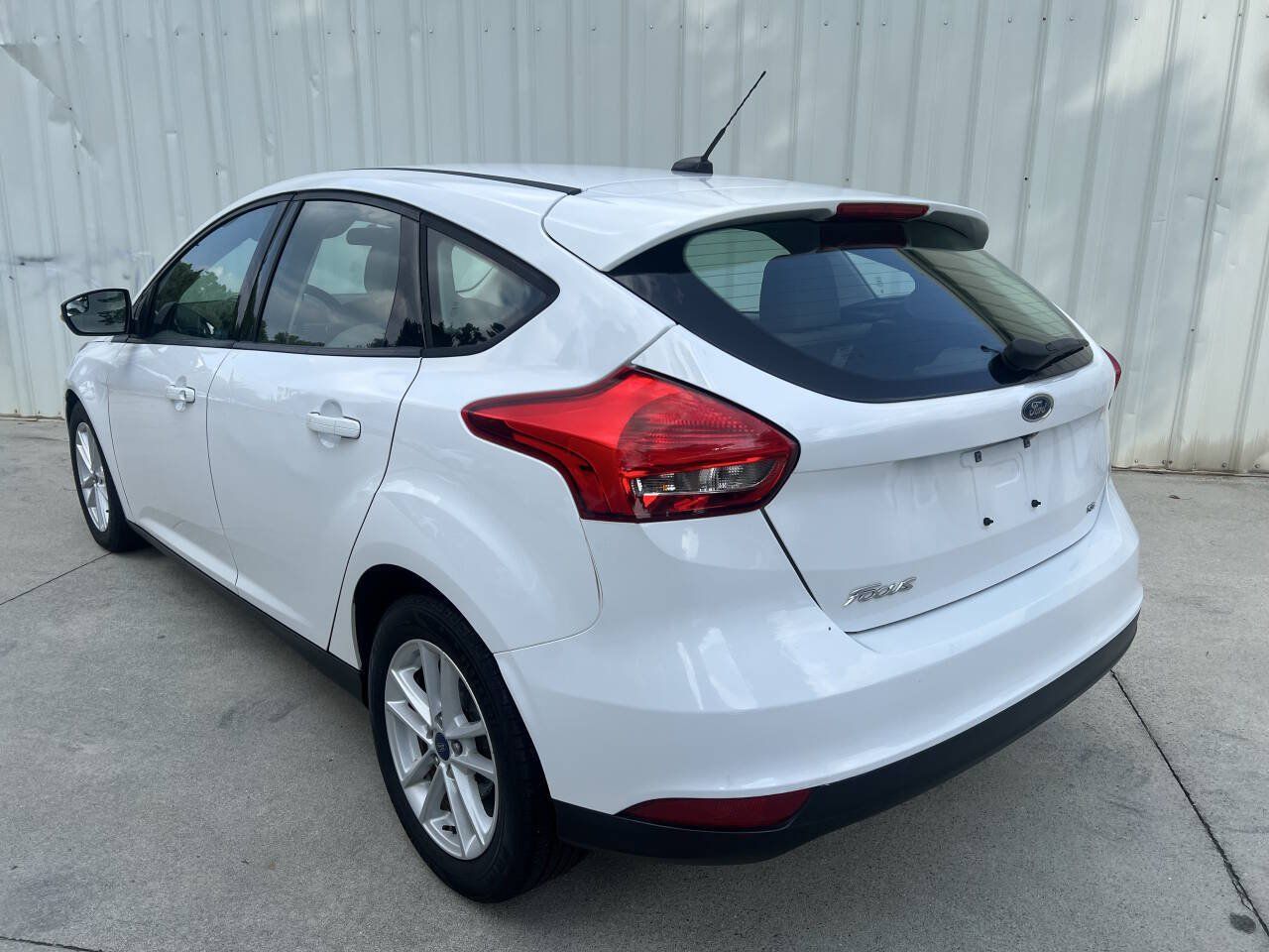 Used 2017 Ford Focus SE FWD image 5