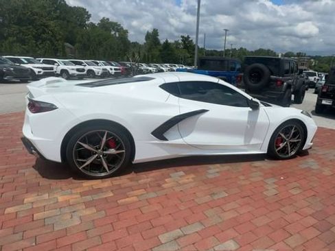 Used 2021 Chevrolet Corvette Stingray Preferred Cpe w/ Z51 Performance Package RWD image 3