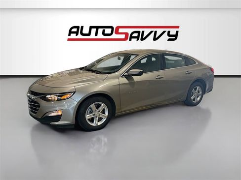 Used 2024 Chevrolet Malibu LS image 3