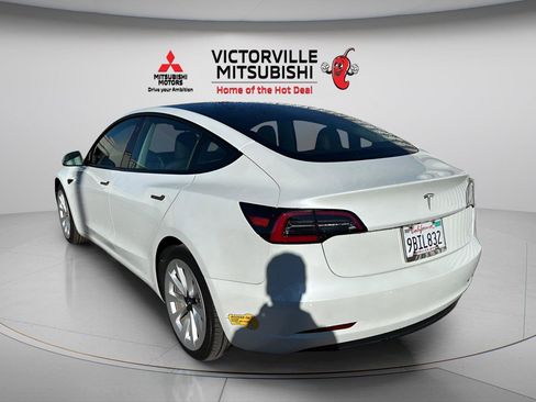 Used 2022 Tesla Model 3 RWD image 3