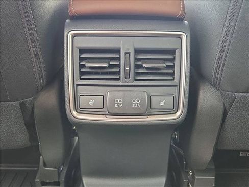Used 2023 Subaru Forester Touring AWD/4WD image 18