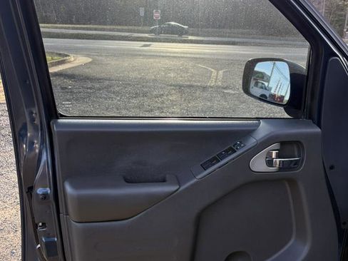 Used 2019 Nissan Frontier PRO-4X image 10