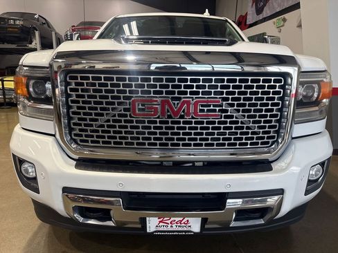 Used 2017 GMC Sierra 3500 Denali image 47