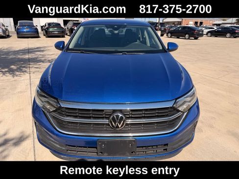 Used 2024 Volkswagen Jetta SE FWD image 7
