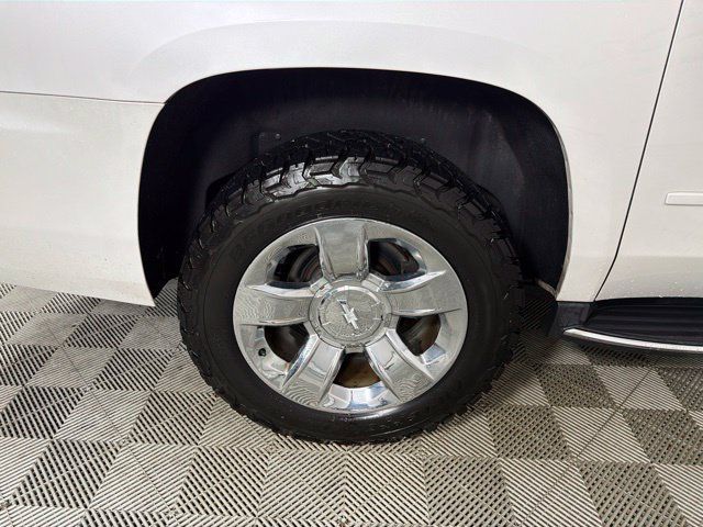 Used 2018 Chevrolet Suburban Premier AWD/4WD image 32