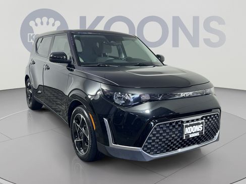 Used 2023 Kia Soul EX FWD image 2