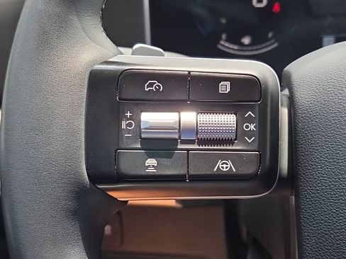 Used 2025 Hyundai Santa Fe SEL FWD image 24