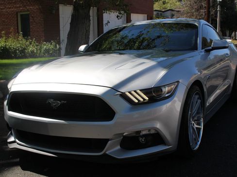 Used 2016 Ford Mustang GT Premium image 44