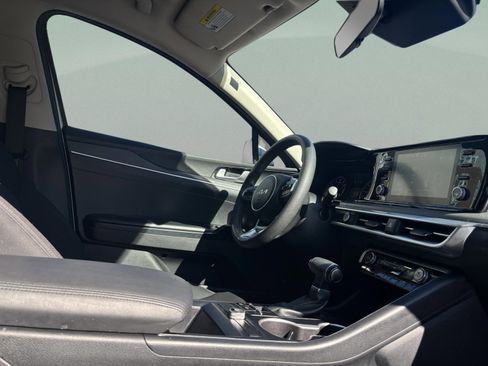 Used 2022 Kia K5 LXS image 30