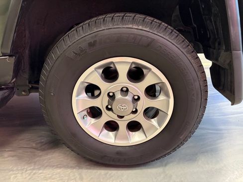 Used 2012 Toyota FJ Cruiser 4WD w/ Upgrade Pkg image 23