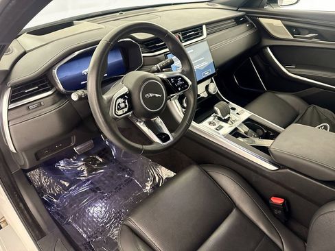 Used 2024 Jaguar XF R-Dynamic SE AWD/4WD image 9