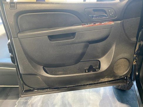 Used 2010 Chevrolet Silverado 2500 LTZ w/ LTZ Plus Package image 11