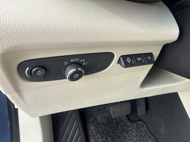 Used 2023 Buick Envision Avenir AWD/4WD image 13