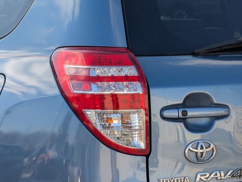 Used 2010 Toyota RAV4 Limited image 17