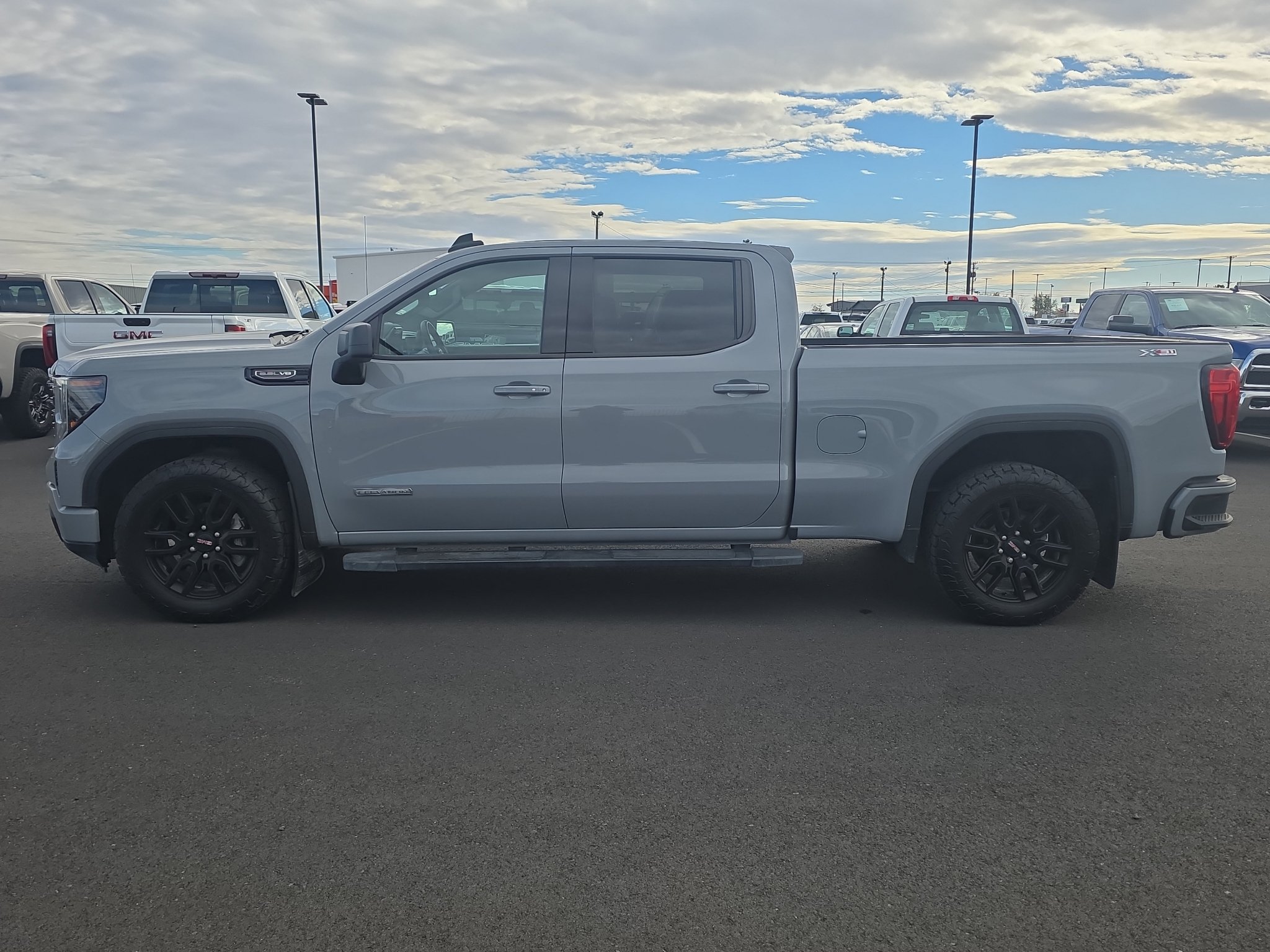 Used 2024 GMC Sierra 1500 Elevation w/ X31 Off-Road Package AWD/4WD image 4