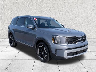 Used 2024 Kia Telluride S w/ S Sunroof Package