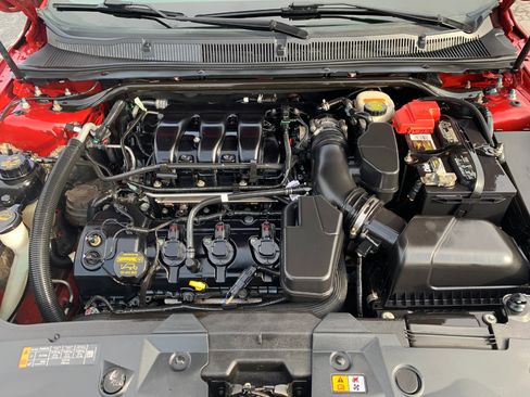 Used 2013 Ford Taurus SEL image 39