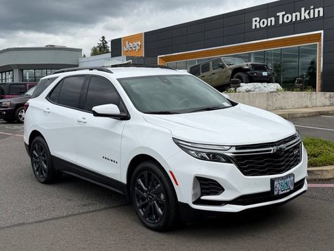 Used 2022 Chevrolet Equinox RS FWD image 2