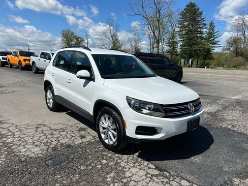 Used 2017 Volkswagen Tiguan Limited w/ Premium Package AWD/4WD image 8