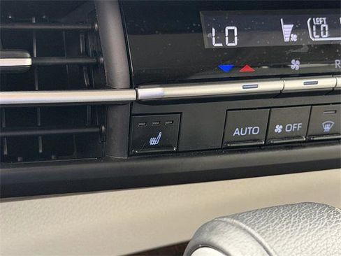 Certified 2024 Toyota Sienna XLE image 18