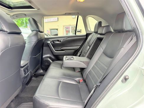 Used 2021 Toyota RAV4 XLE Premium FWD image 25