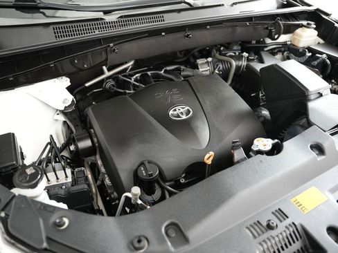 Used 2018 Toyota Highlander XLE image 59